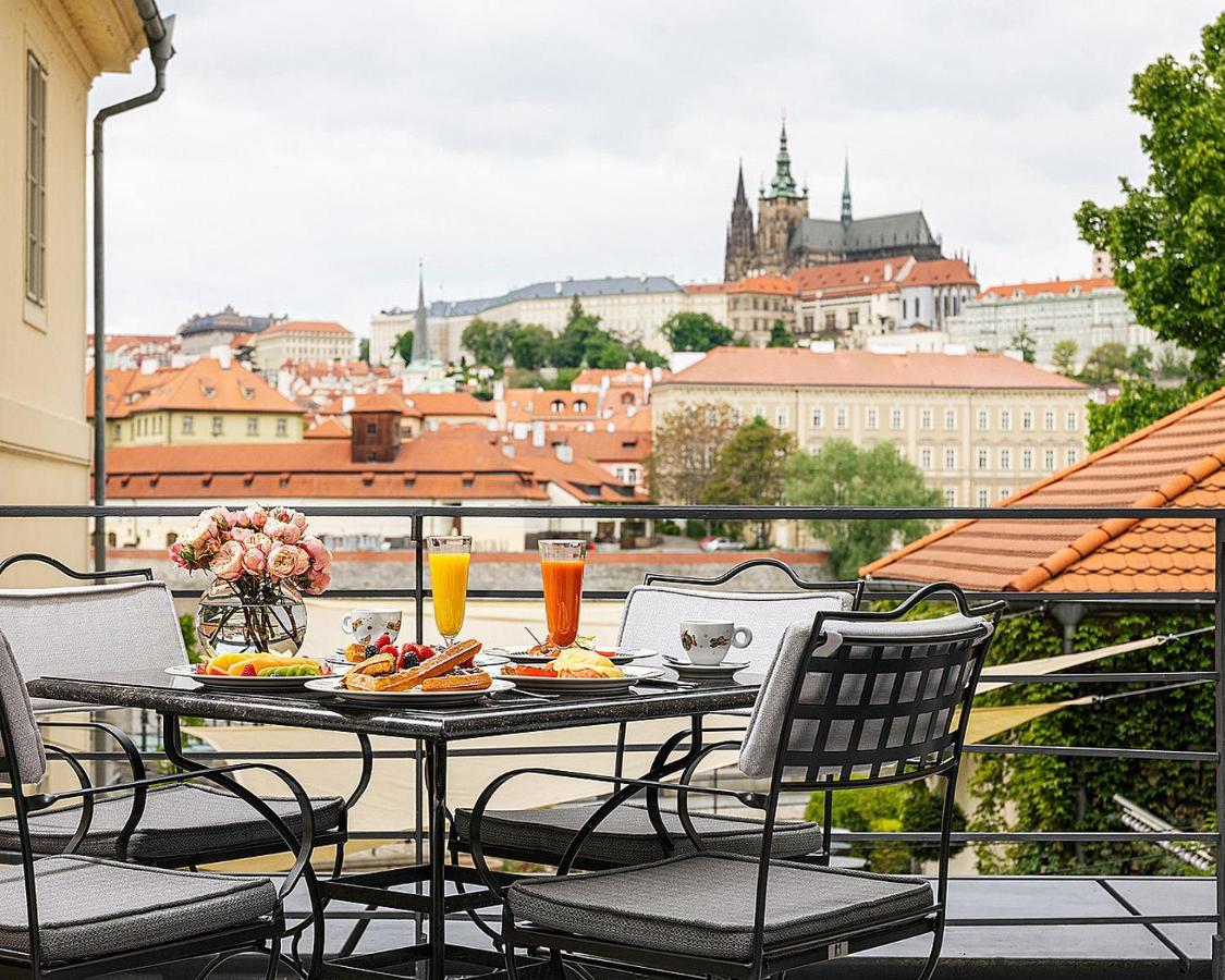 Four Seasons Hotel Prague Прага, Чехия — бронируйте Отели, цены в 2024 году